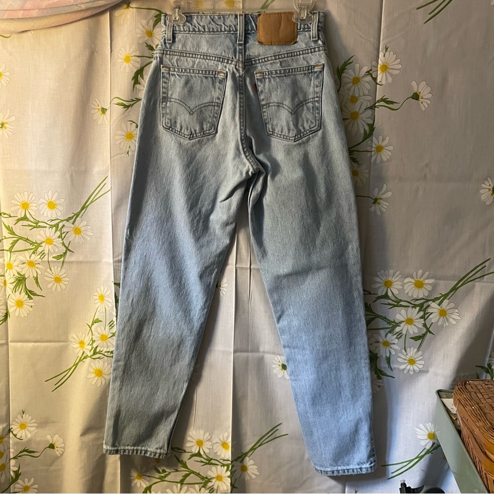 Vintage 90s Levi’s 550 super light wash high waisted mom jeans - Picture 5 of 10